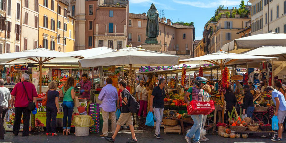 La piazza del Mercato